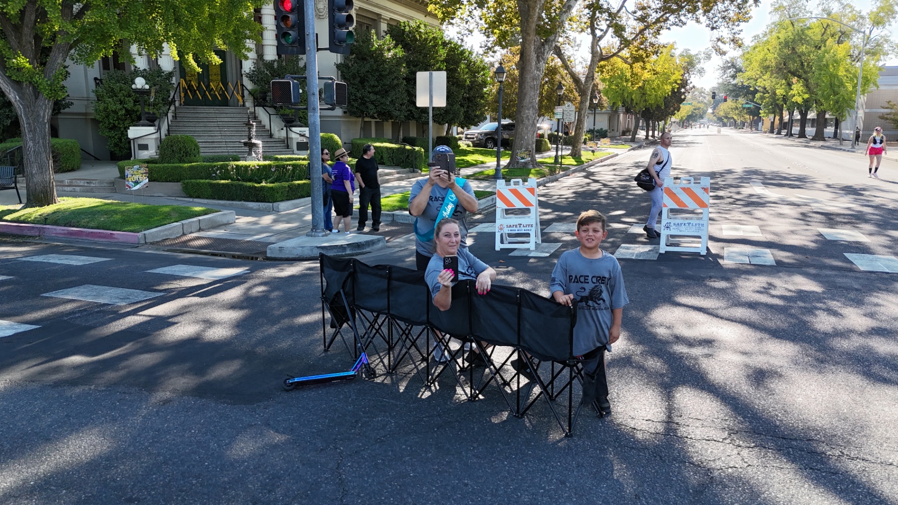 Race crew cheering from the street